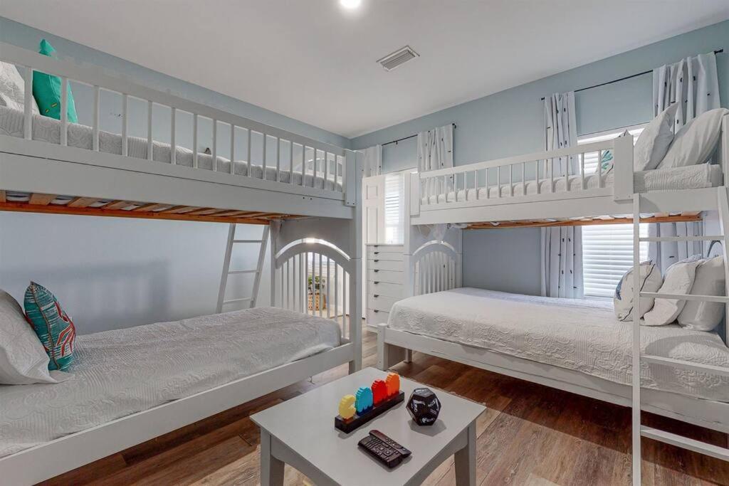 Eye-Catching Property W/ Picturesque Coastal Views Gulf Shores Exteriér fotografie