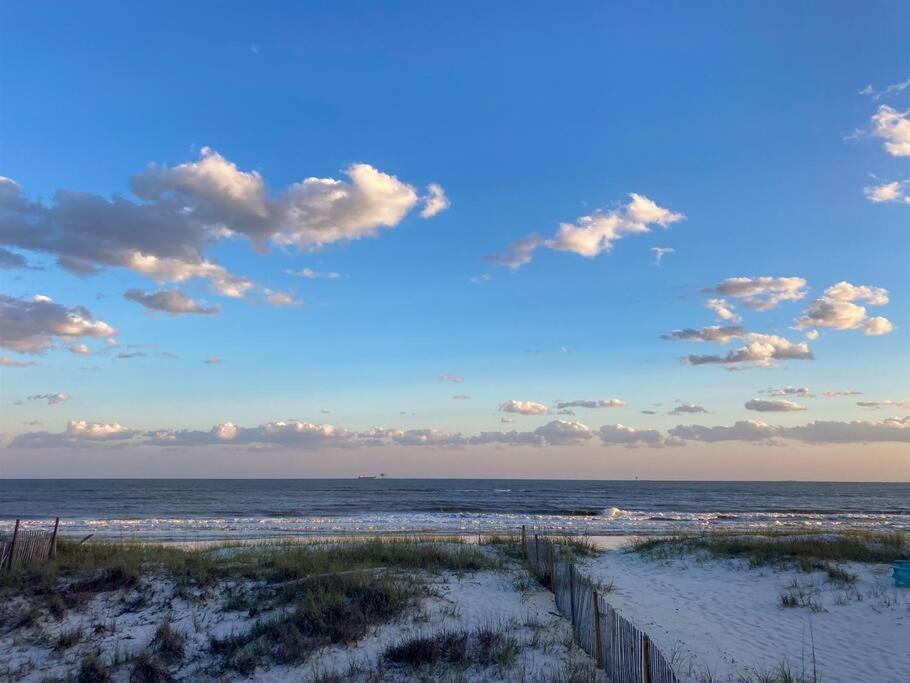 Eye-Catching Property W/ Picturesque Coastal Views Gulf Shores Exteriér fotografie
